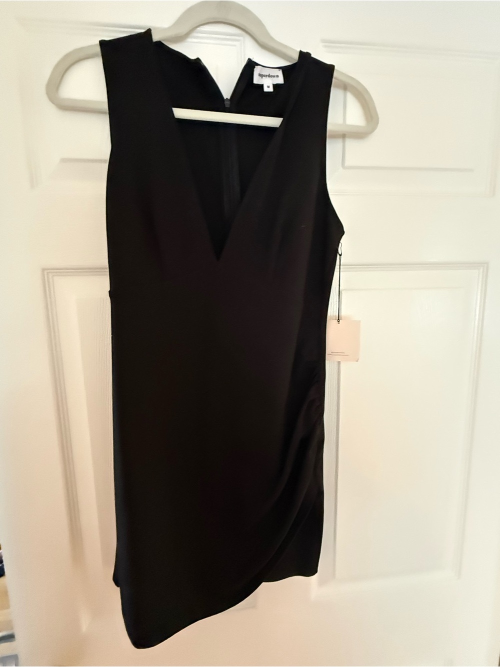 superdown Black Sleeveless V-Neck Mini Dress